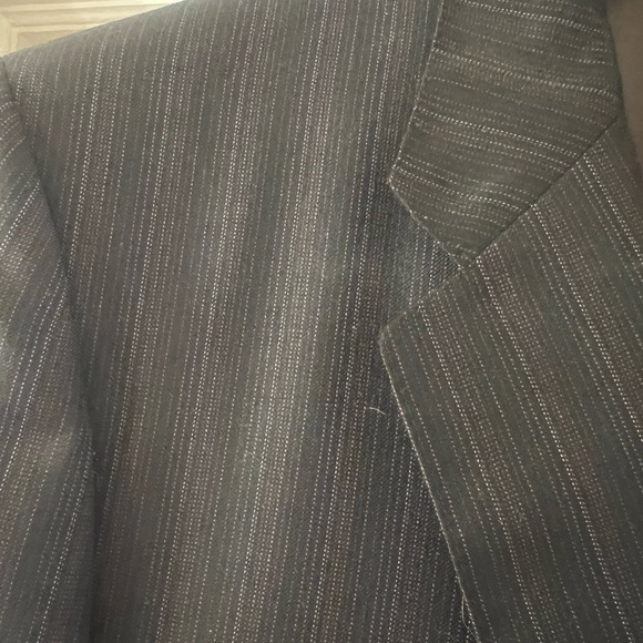 Corneliani men’s suit Italian made perfect condition. Black pin stripe - Picture 4 of 16